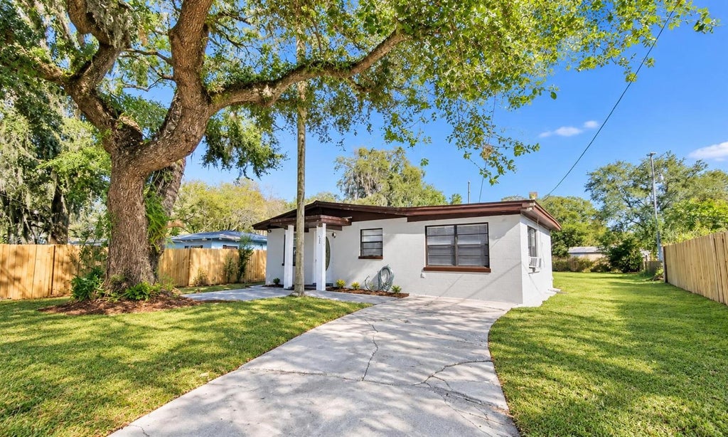 Photo of 932 Hart Street, Lake Wales, FL 33859 (MLS # O6453078)