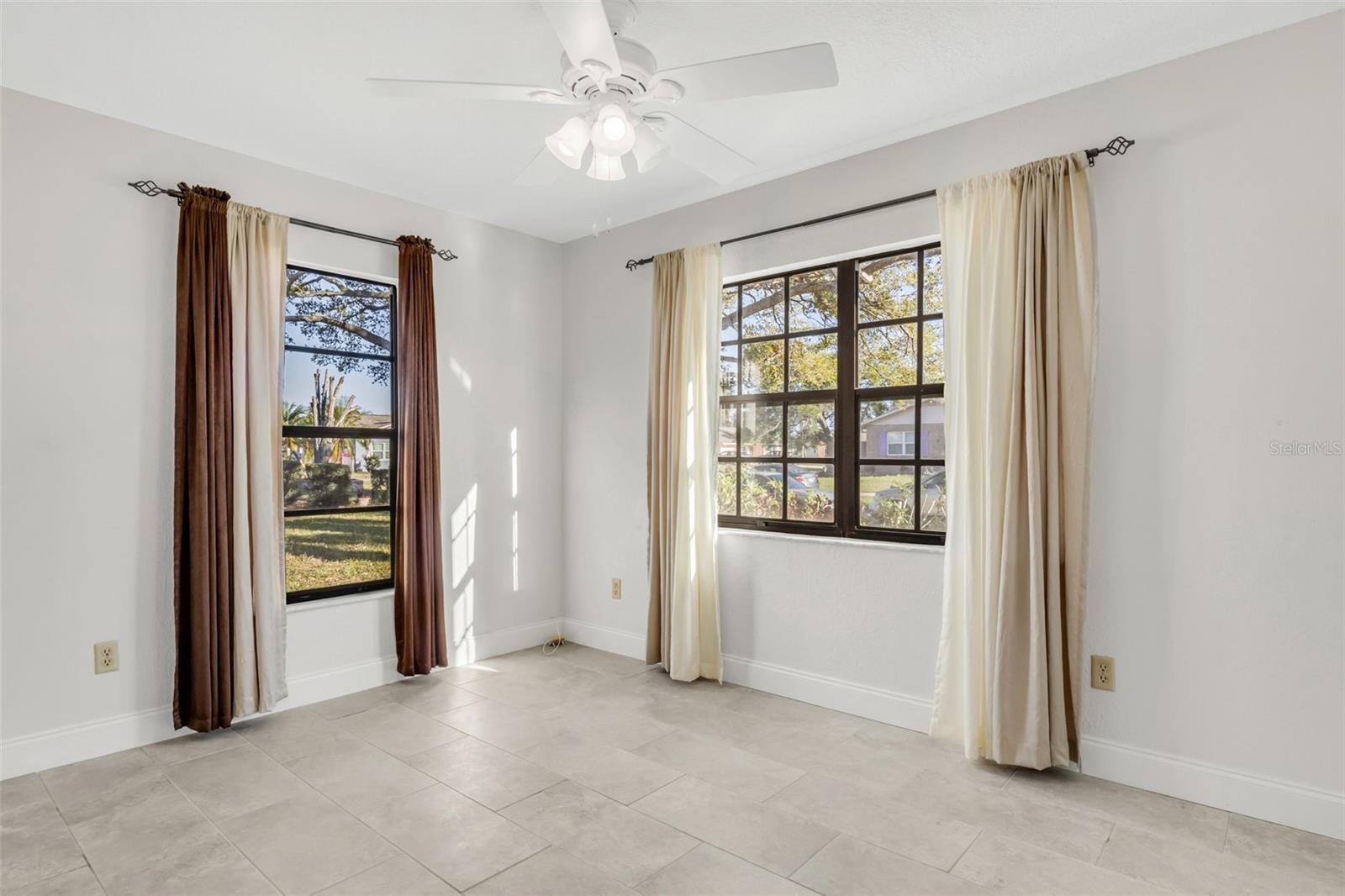 805 EGRET COURT