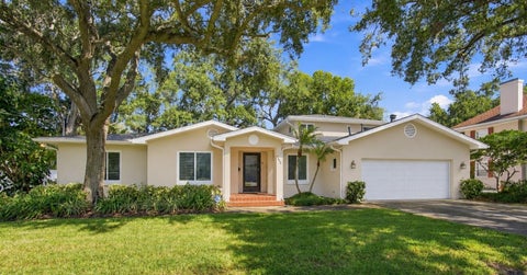 Photo of 3913 W Barcelona Street, Tampa, FL 33629 (MLS # TB8561824)