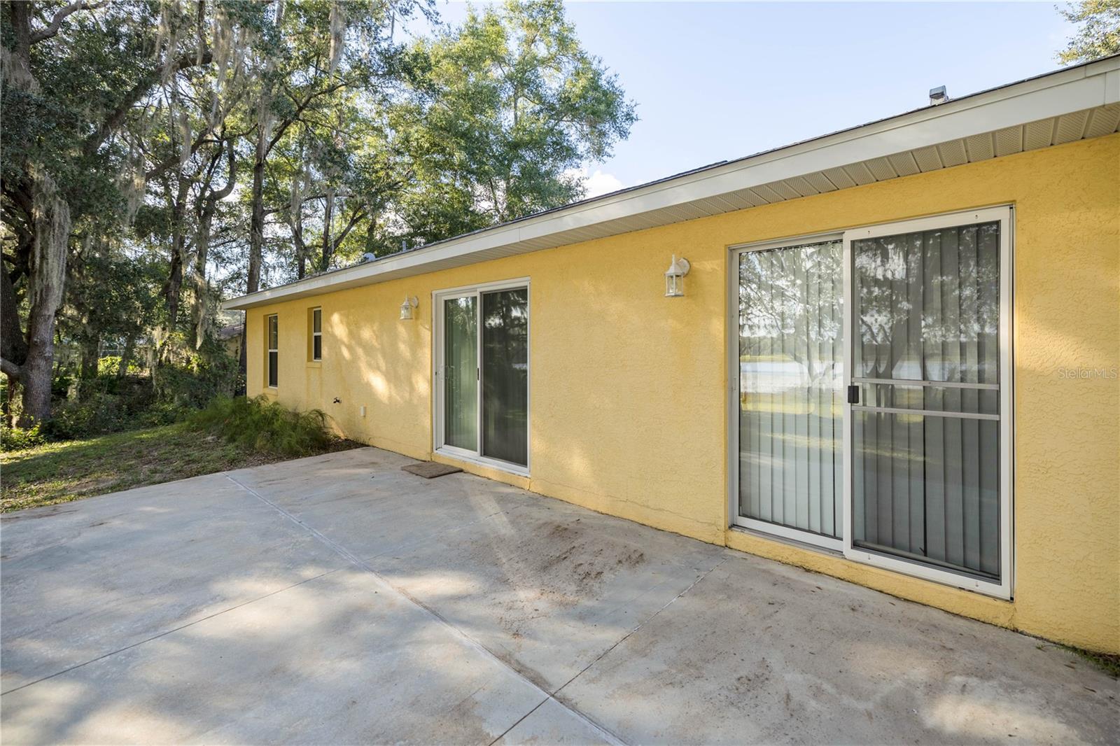 RAINBOW LAKES ESTATE - Residential