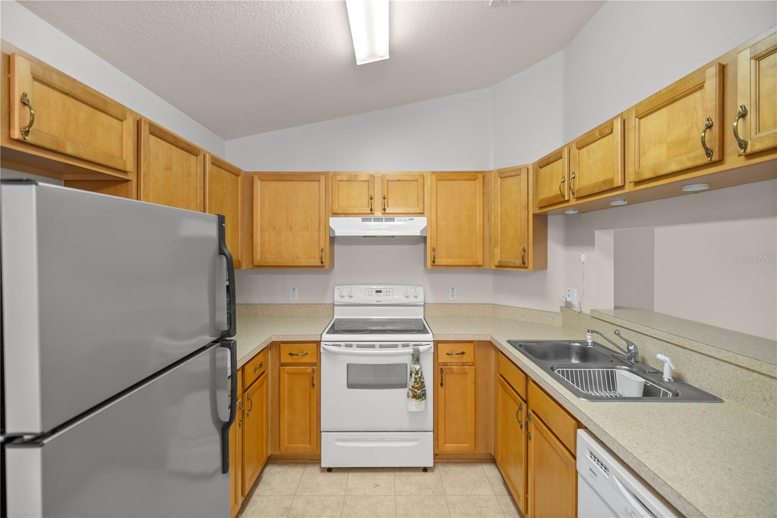 RAINBOW LAKES ESTATE - Residential