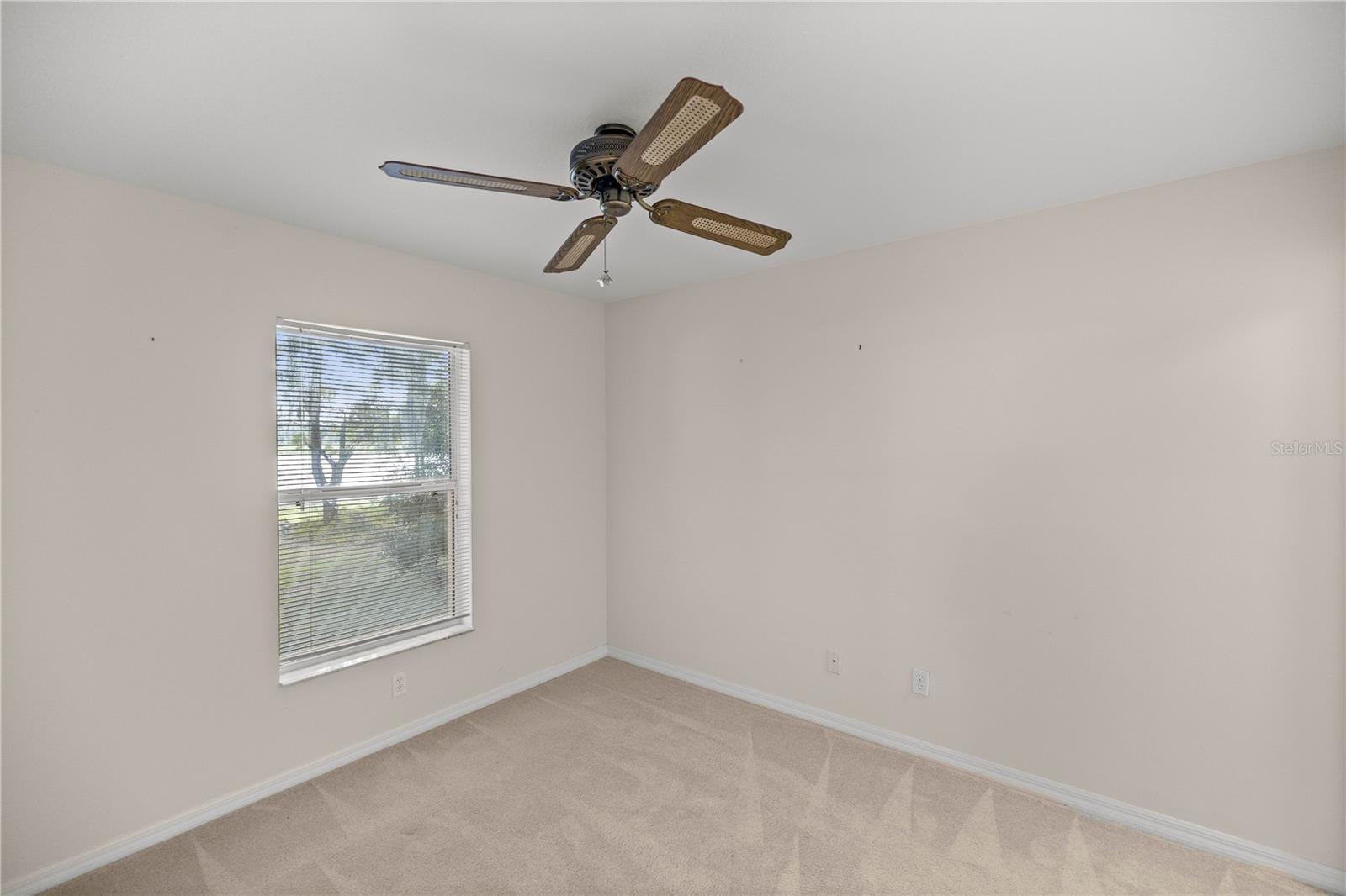 RAINBOW LAKES ESTATE - Residential