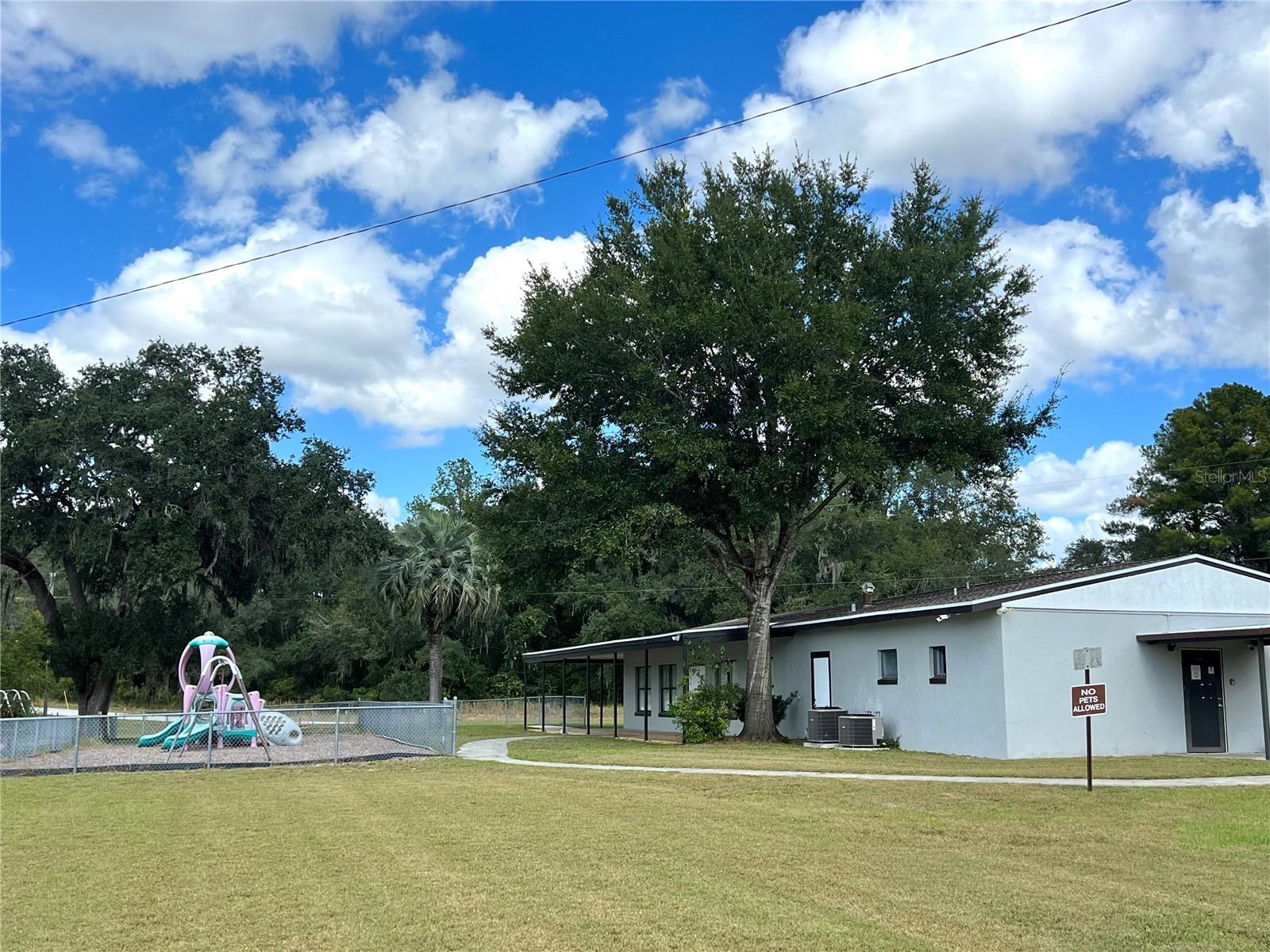 RAINBOW LAKES ESTATE - Residential