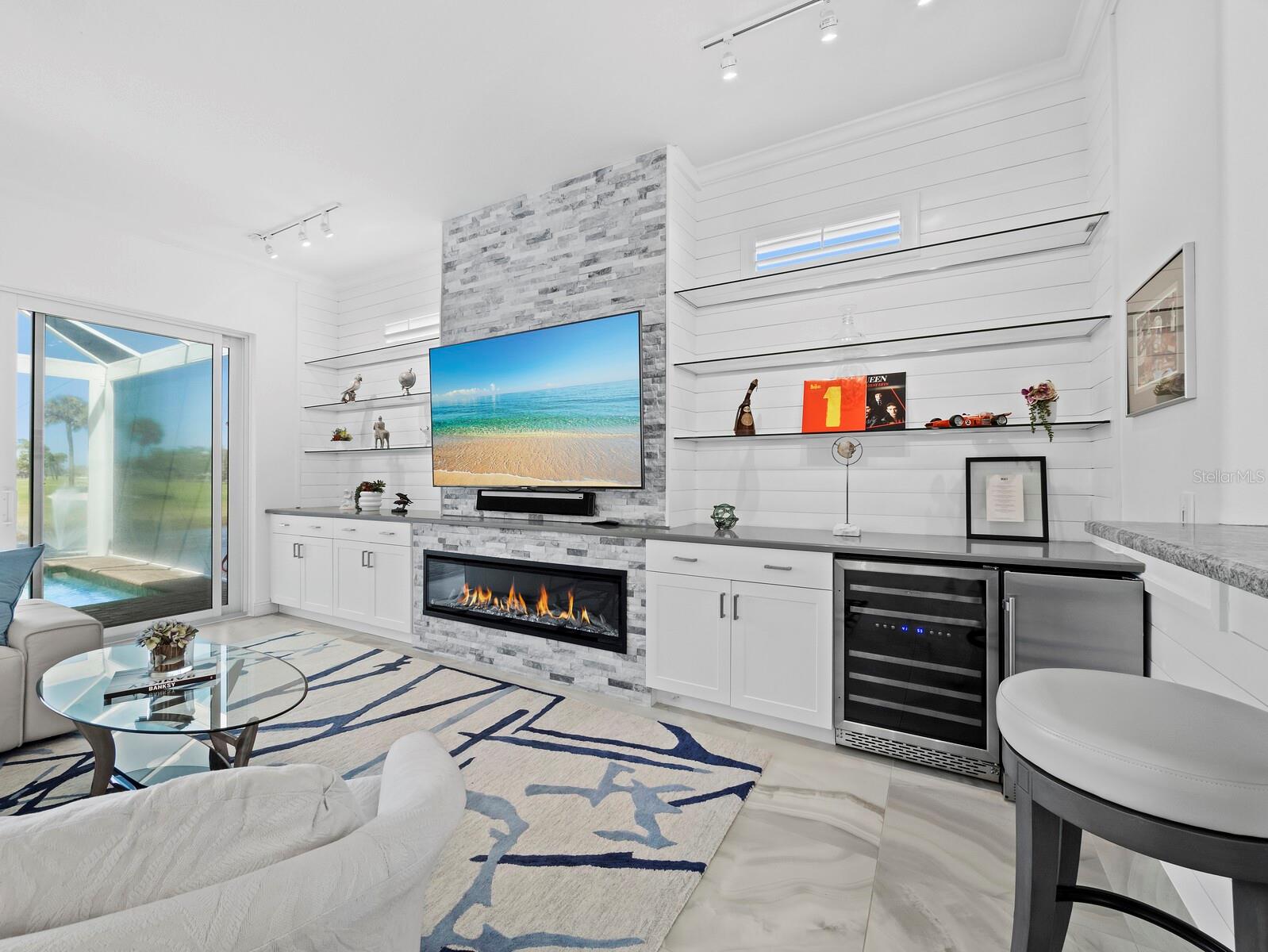 EMERALD POINTE SOUTH - Residential