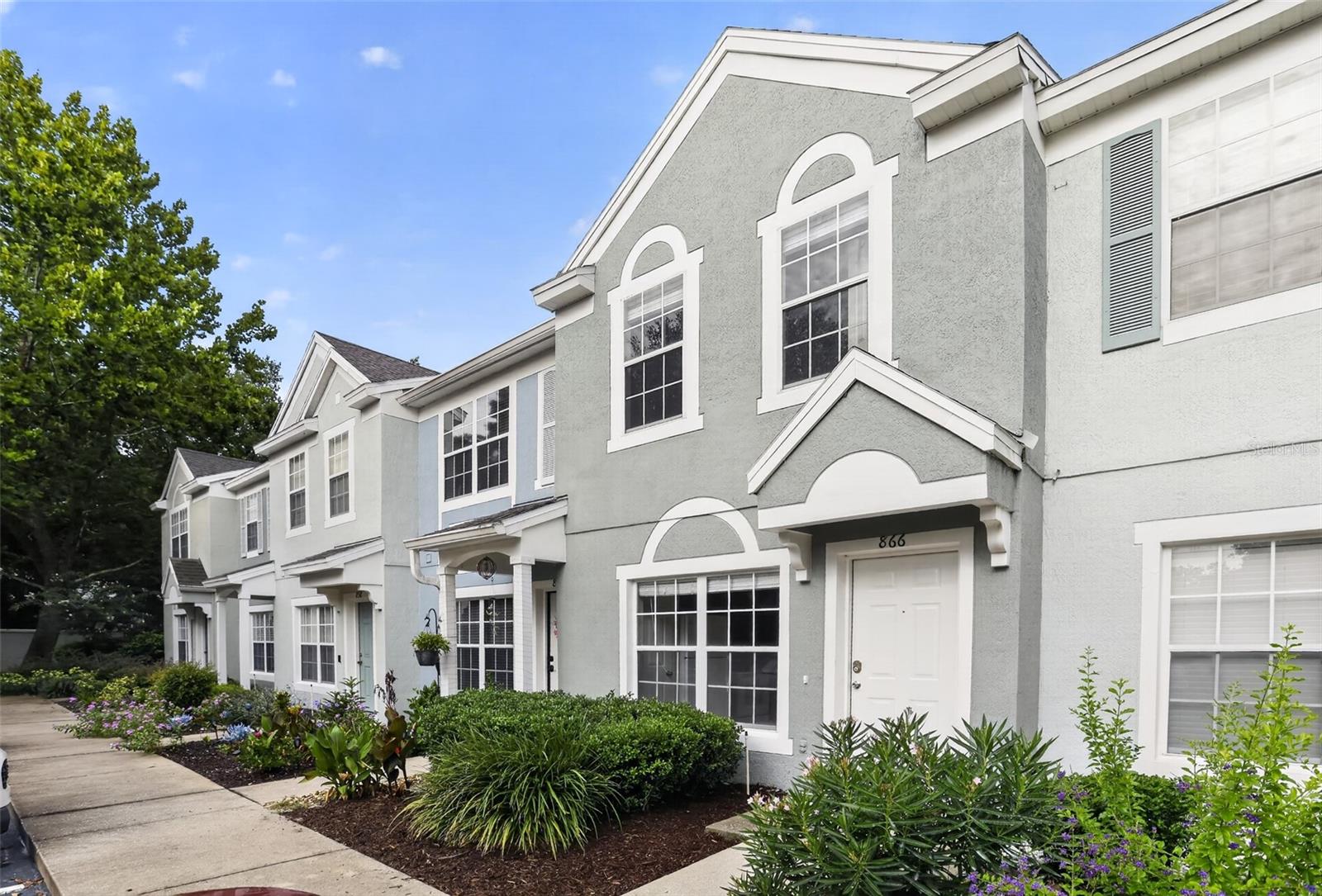 866 VINELAND PLACE
