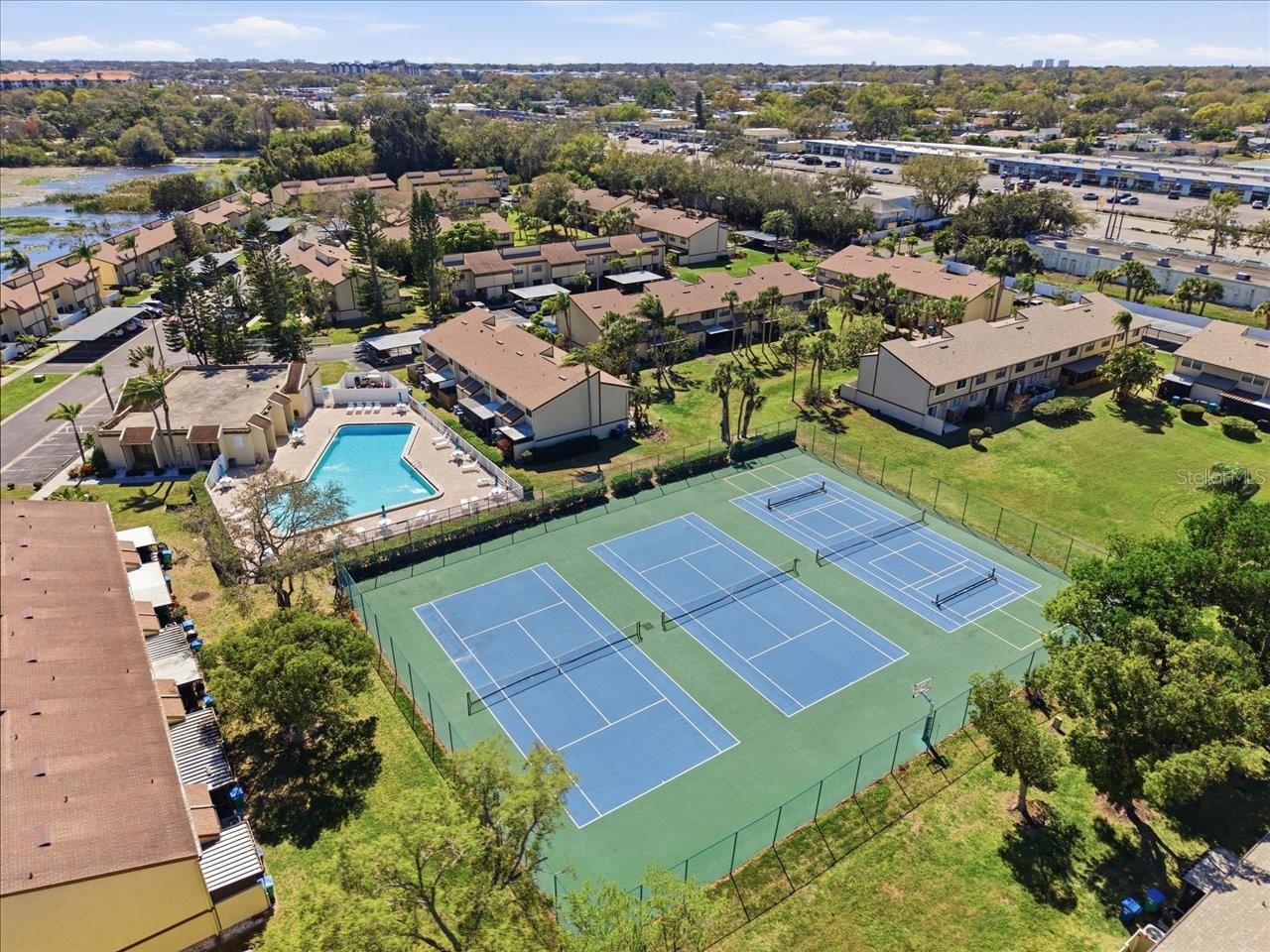 TOWNHOMES OF LAKE SEMINOLE - Residential