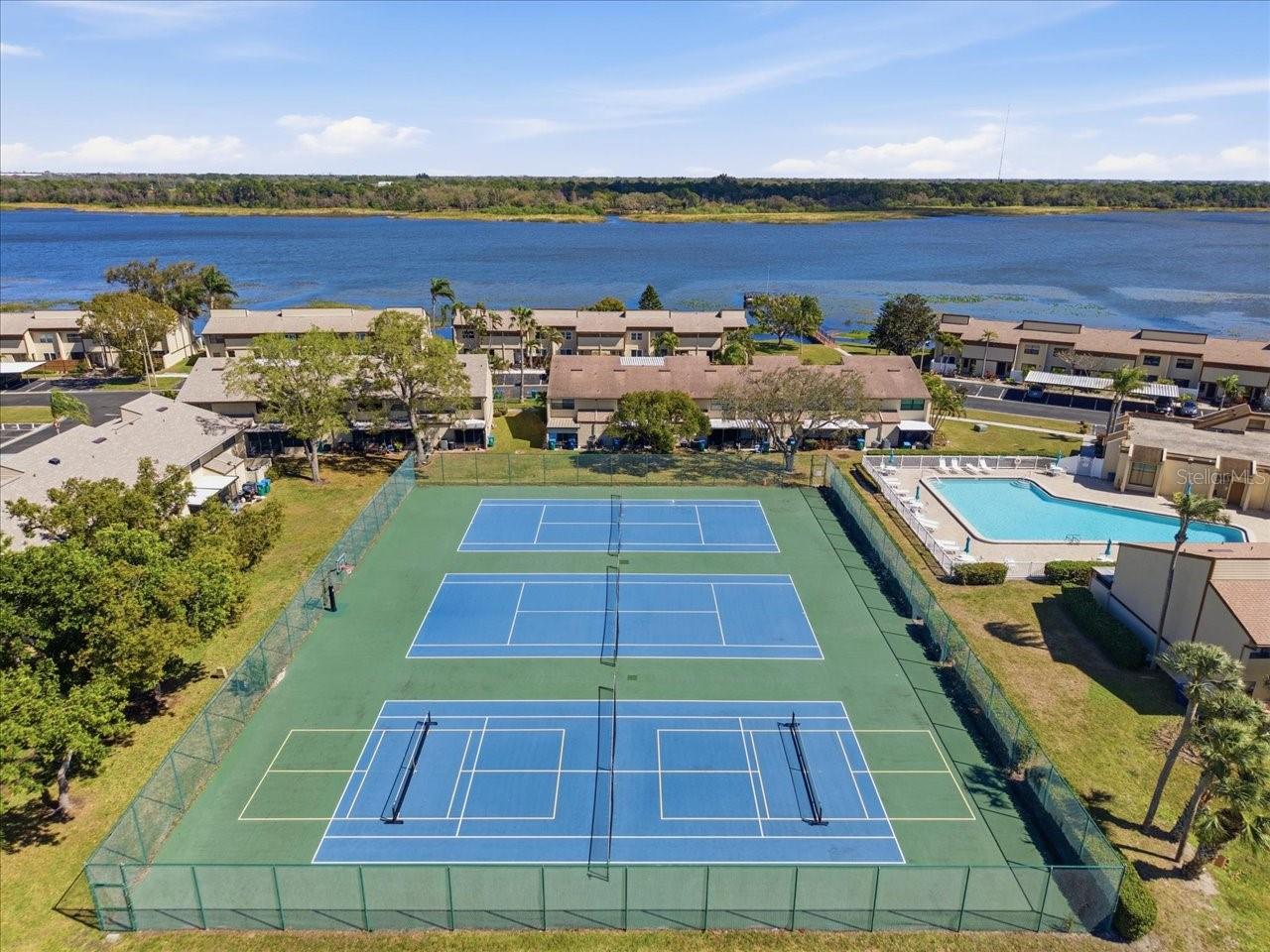 TOWNHOMES OF LAKE SEMINOLE - Residential