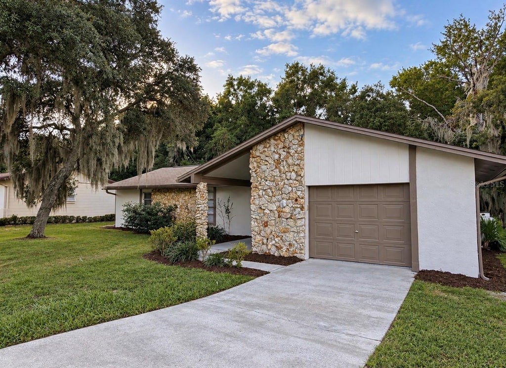 Photo of 14420 SW 43rd Court Road, Ocala, FL 34473 (MLS # R4912052)