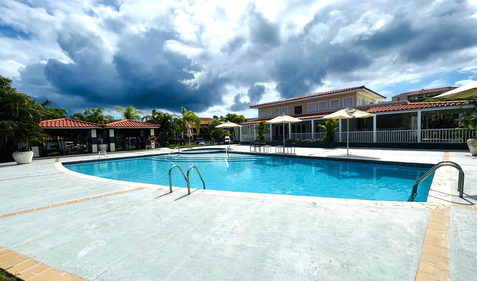 CONDOMINIO HARBOUR LAKES - Residential