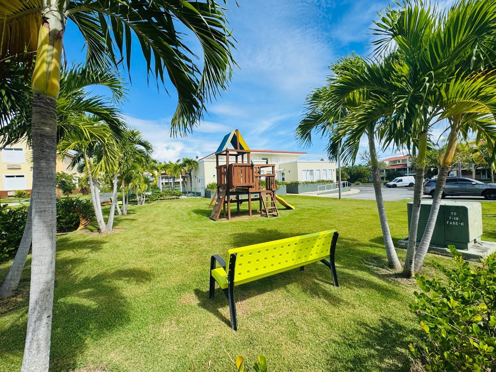 CONDOMINIO HARBOUR LAKES - Residential