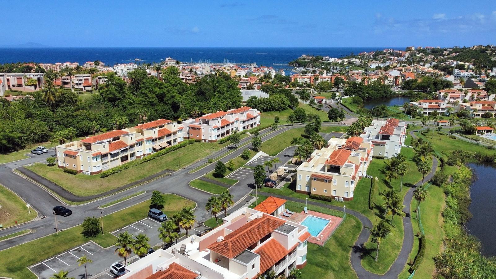 CONDOMINIO HARBOUR LAKES - Residential