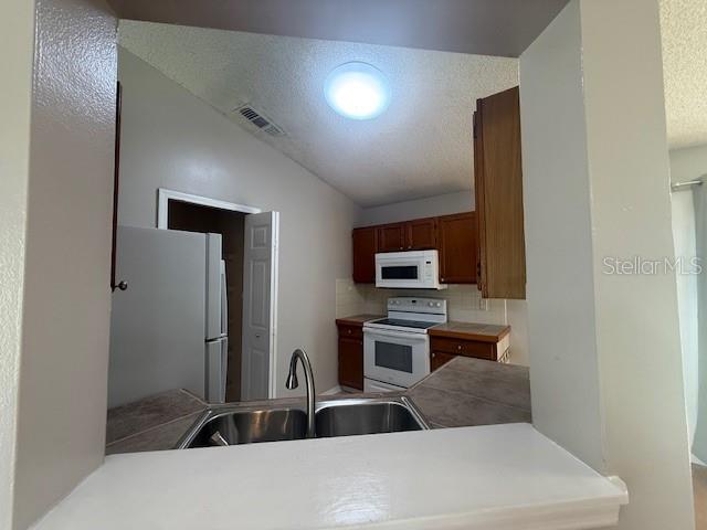 DELTONA LAKES UNIT 34 - Residential Lease