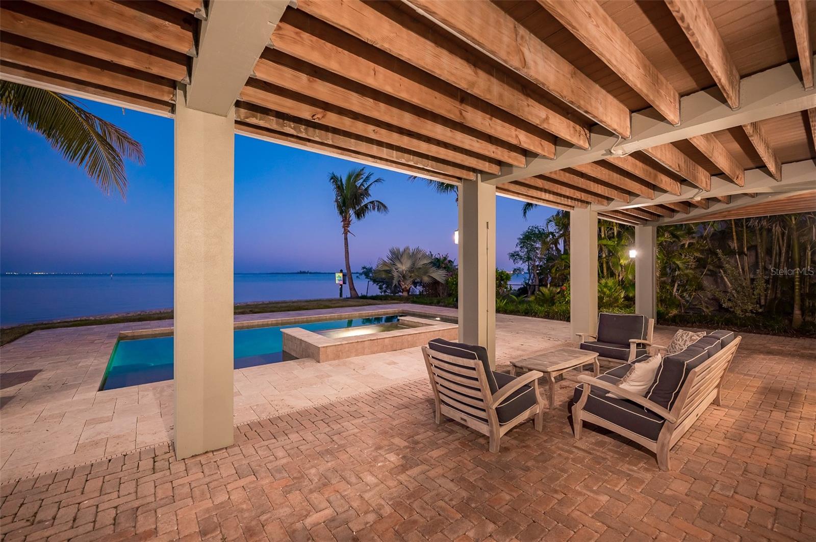 HOLMES BEACH 12TH UNIT - Residential