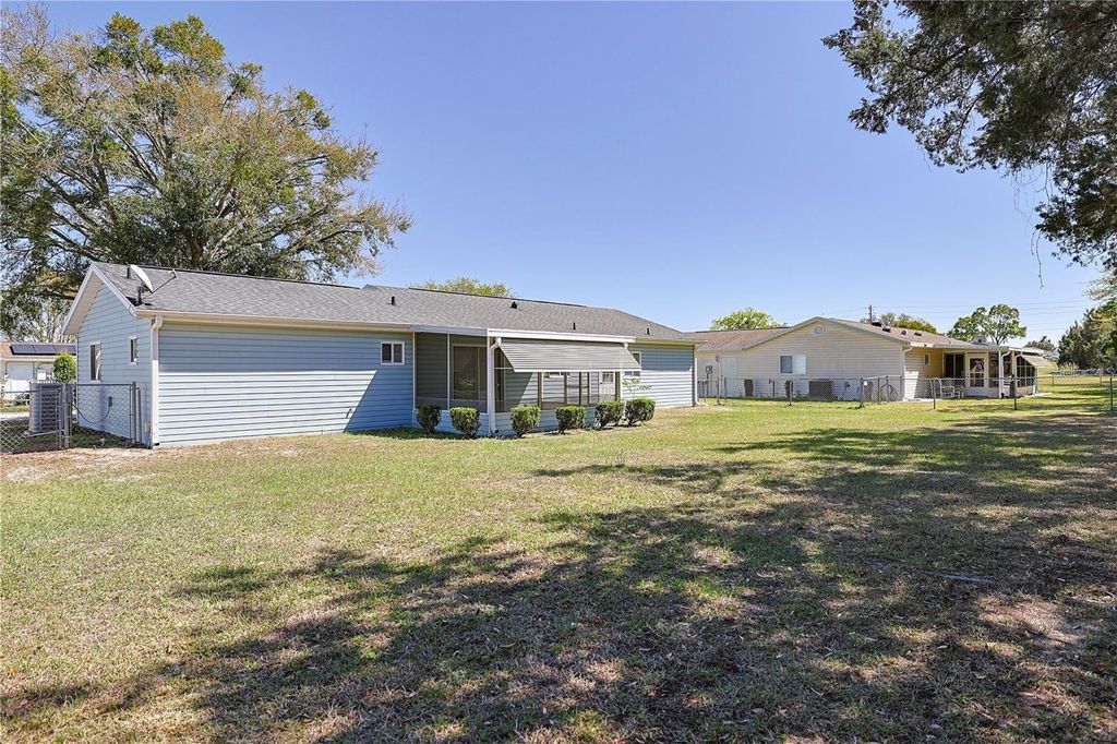 Photo of 10677 SE 174th Loop, Summerfield, FL 34491 (MLS # OM710900)