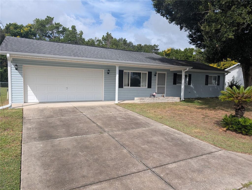 Photo of 10677 SE 174th Loop, Summerfield, FL 34491 (MLS # OM710900)