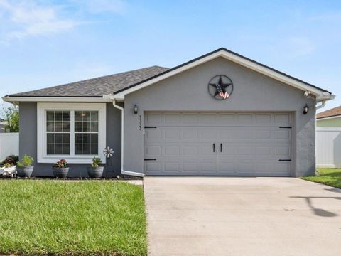 Photo of 3333 Winchester Estates Circle, Lakeland, FL 33810 (MLS # L4954891)