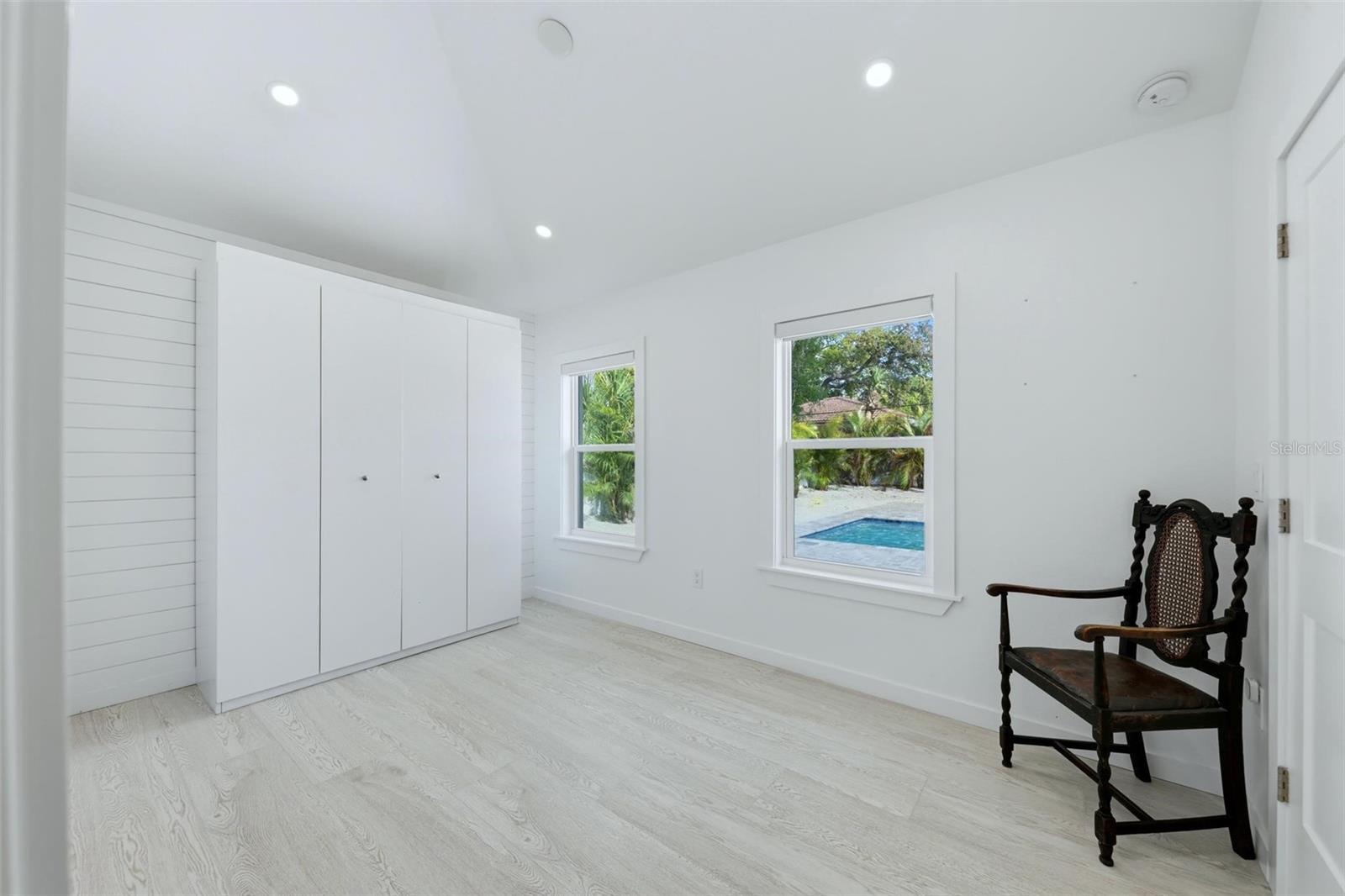 RINGLING BLVD SUB - Residential