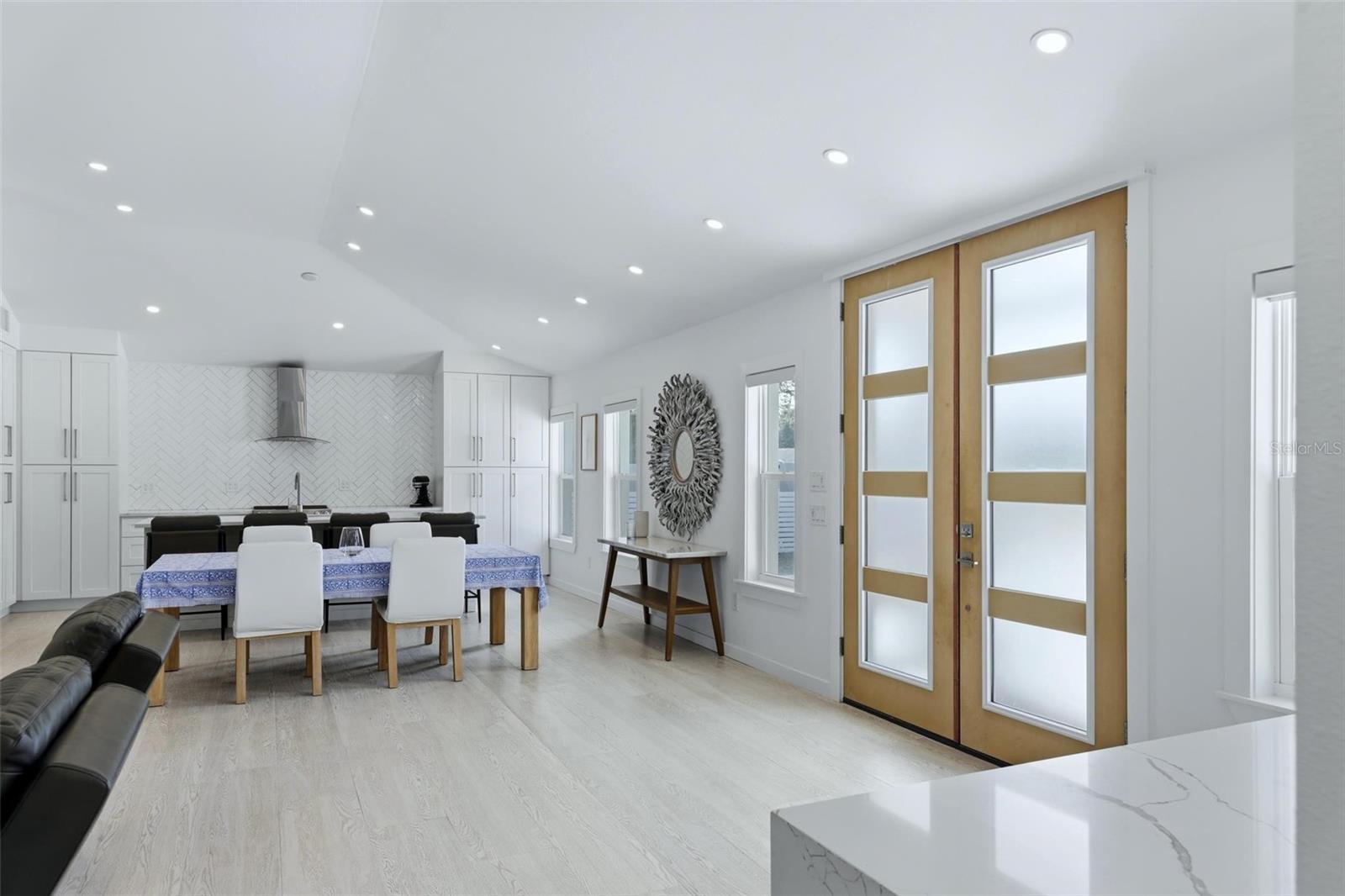 RINGLING BLVD SUB - Residential