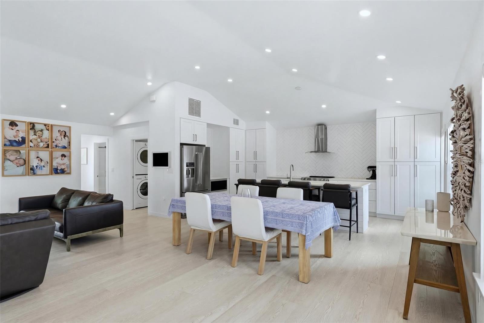 RINGLING BLVD SUB - Residential