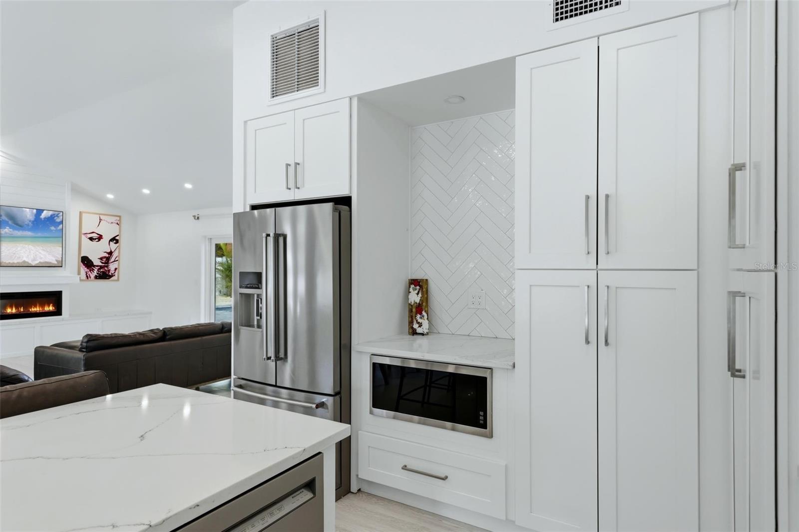 RINGLING BLVD SUB - Residential