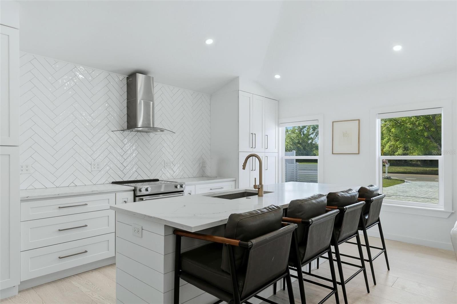 RINGLING BLVD SUB - Residential