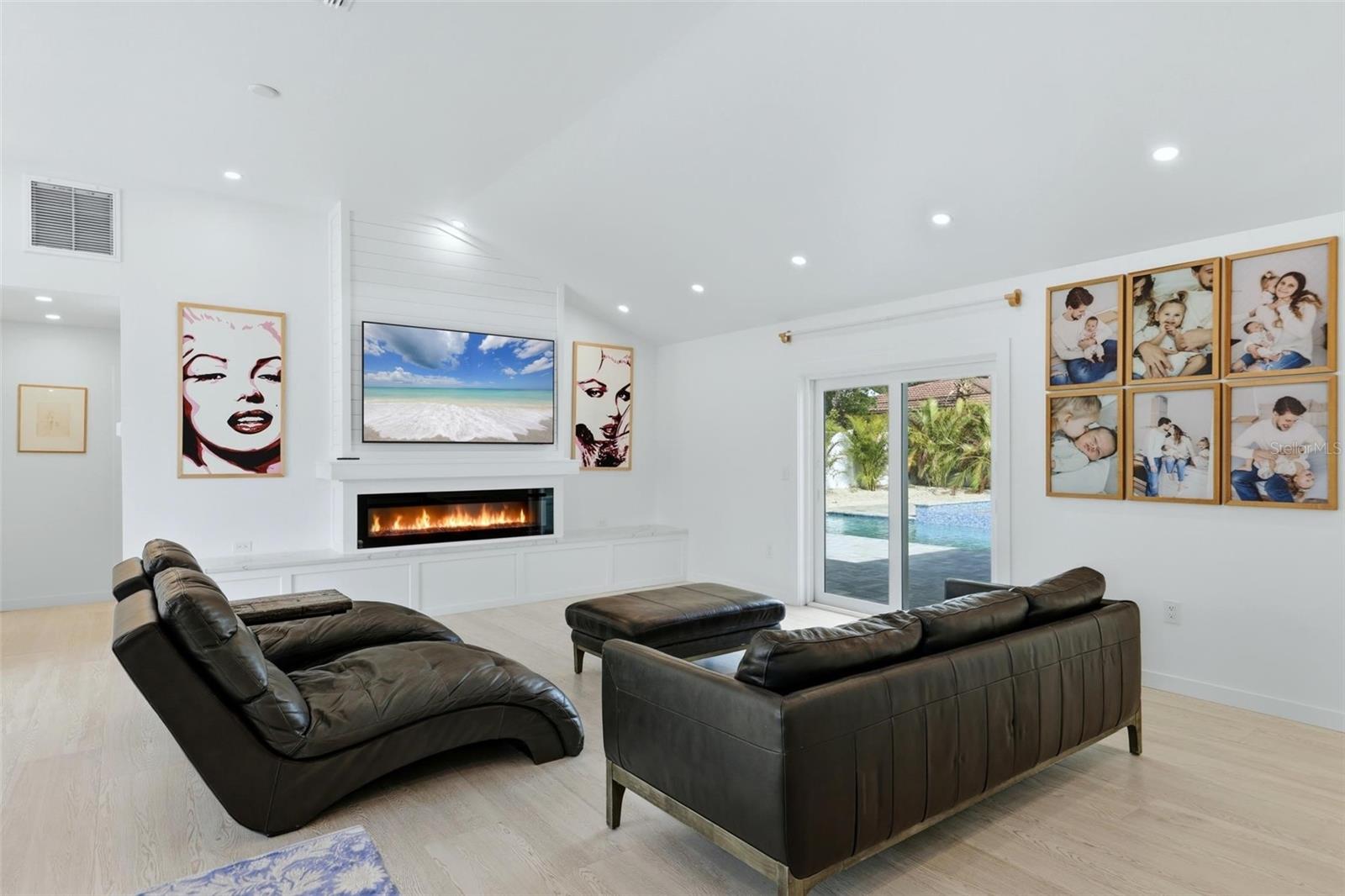 RINGLING BLVD SUB - Residential