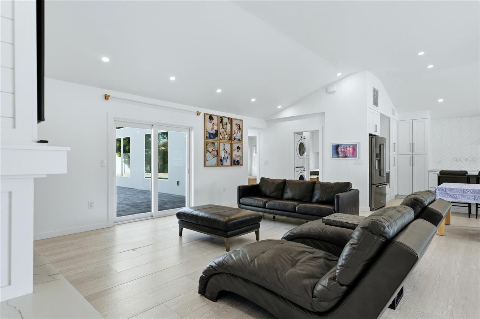 RINGLING BLVD SUB - Residential