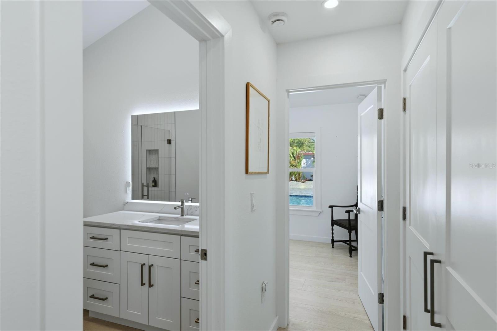 RINGLING BLVD SUB - Residential