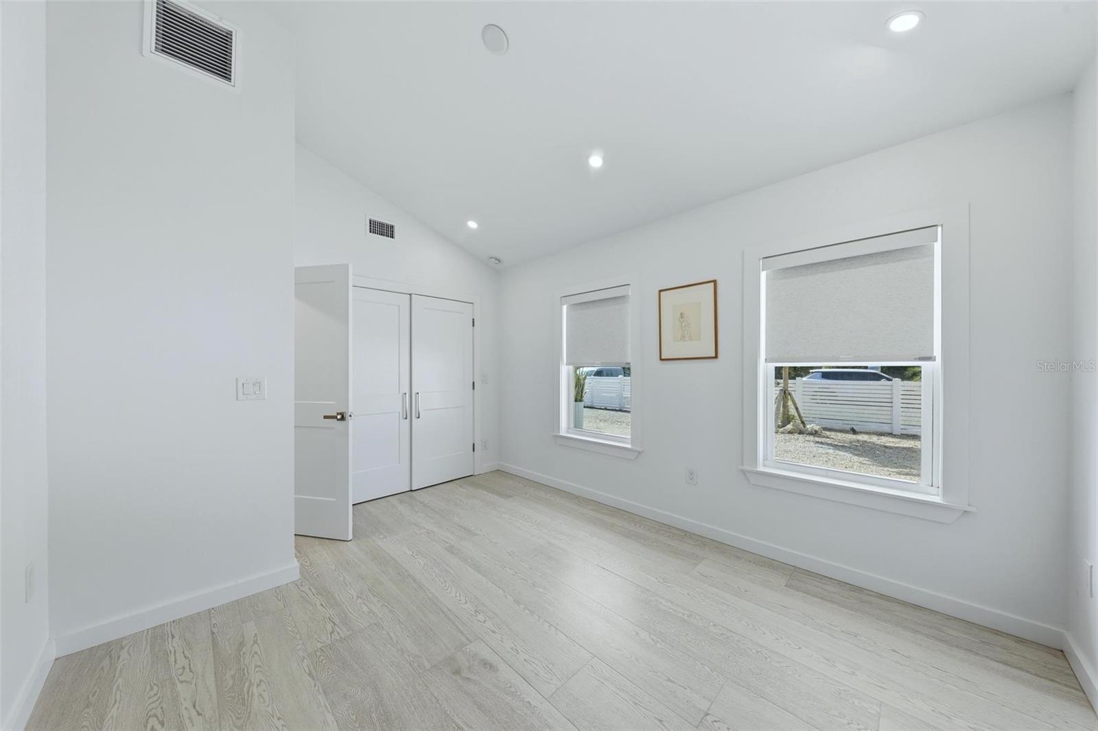 RINGLING BLVD SUB - Residential