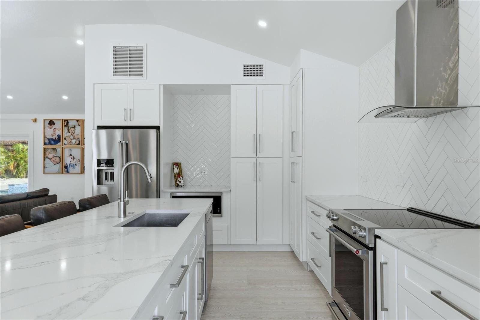 RINGLING BLVD SUB - Residential