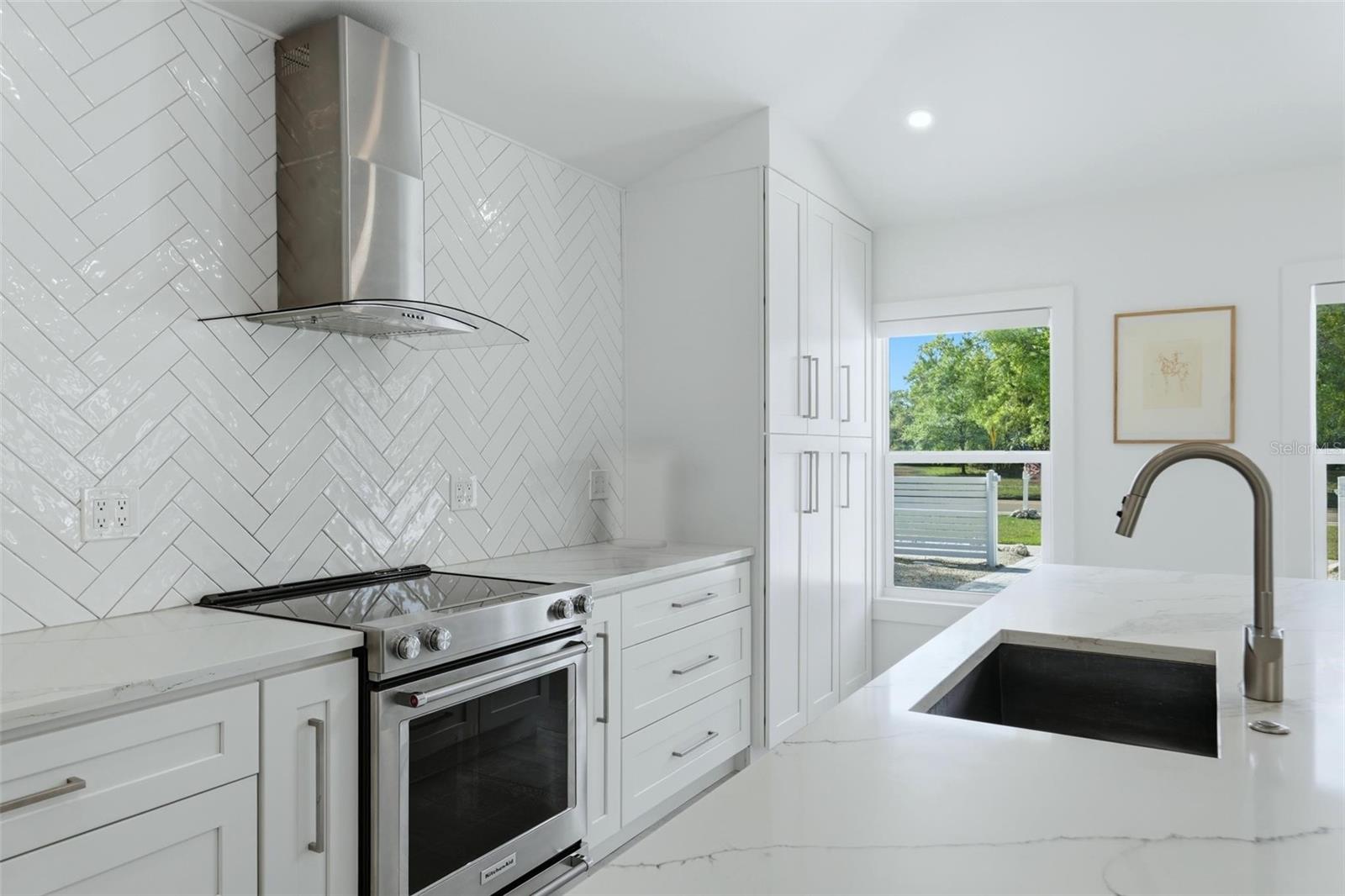 RINGLING BLVD SUB - Residential