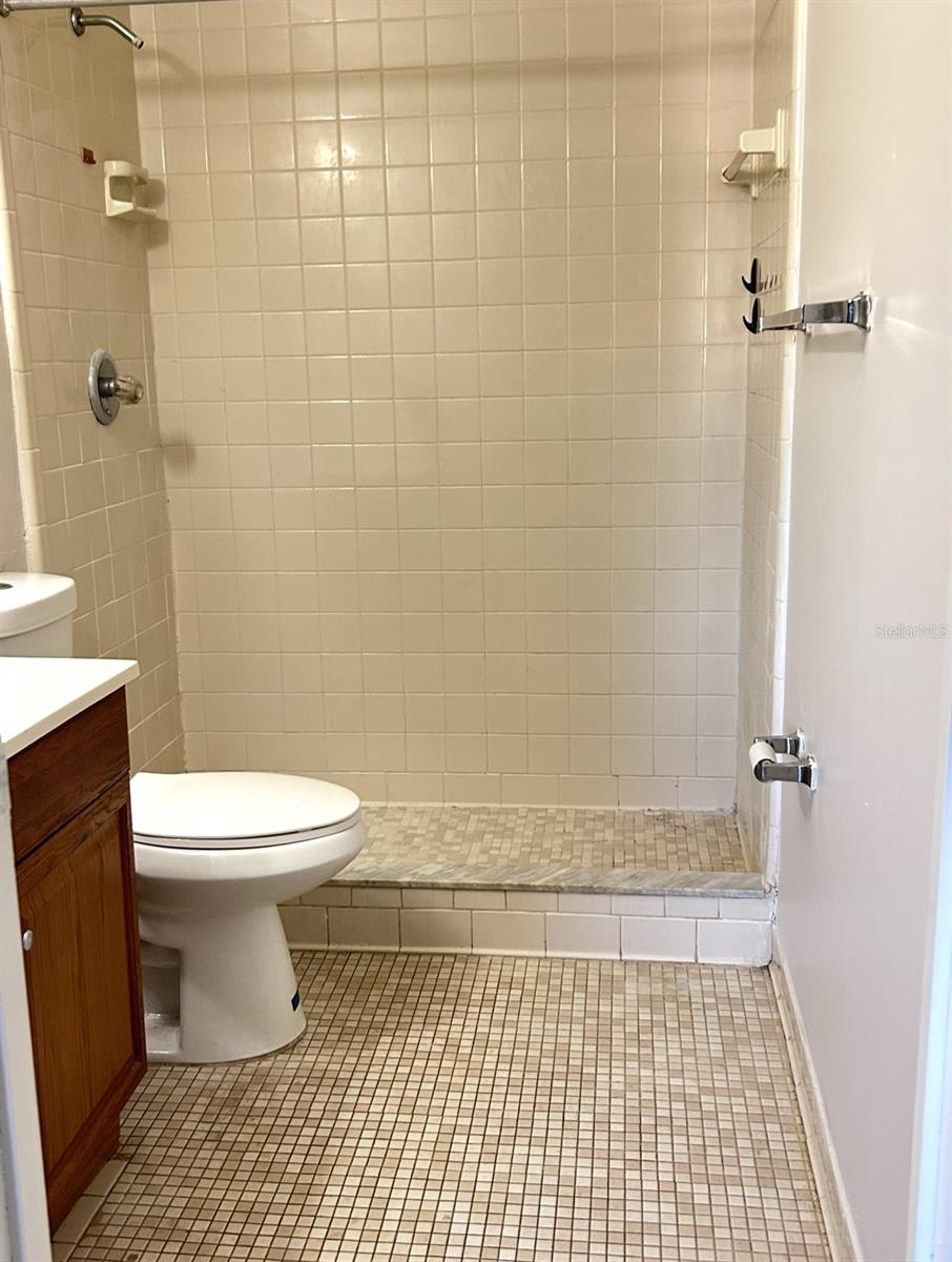 FLORIDA SHORES 01 - Residential Lease