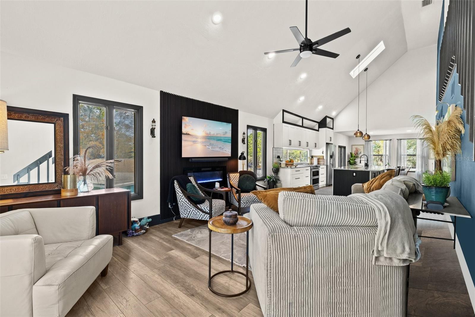 3327 PINEVIEW DRIVE