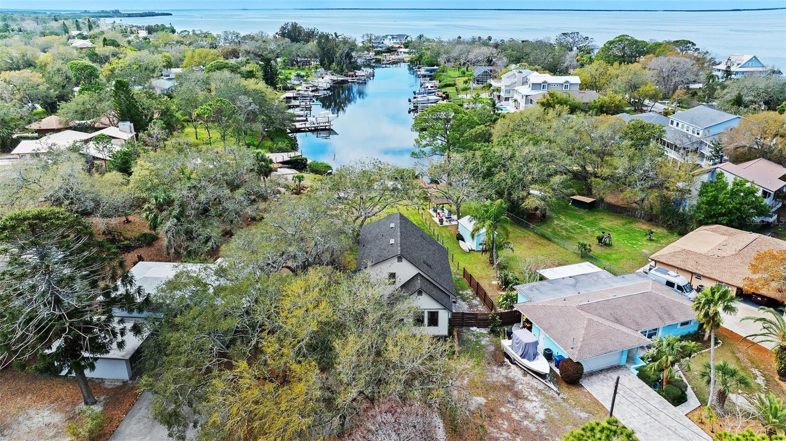 3327 PINEVIEW DRIVE