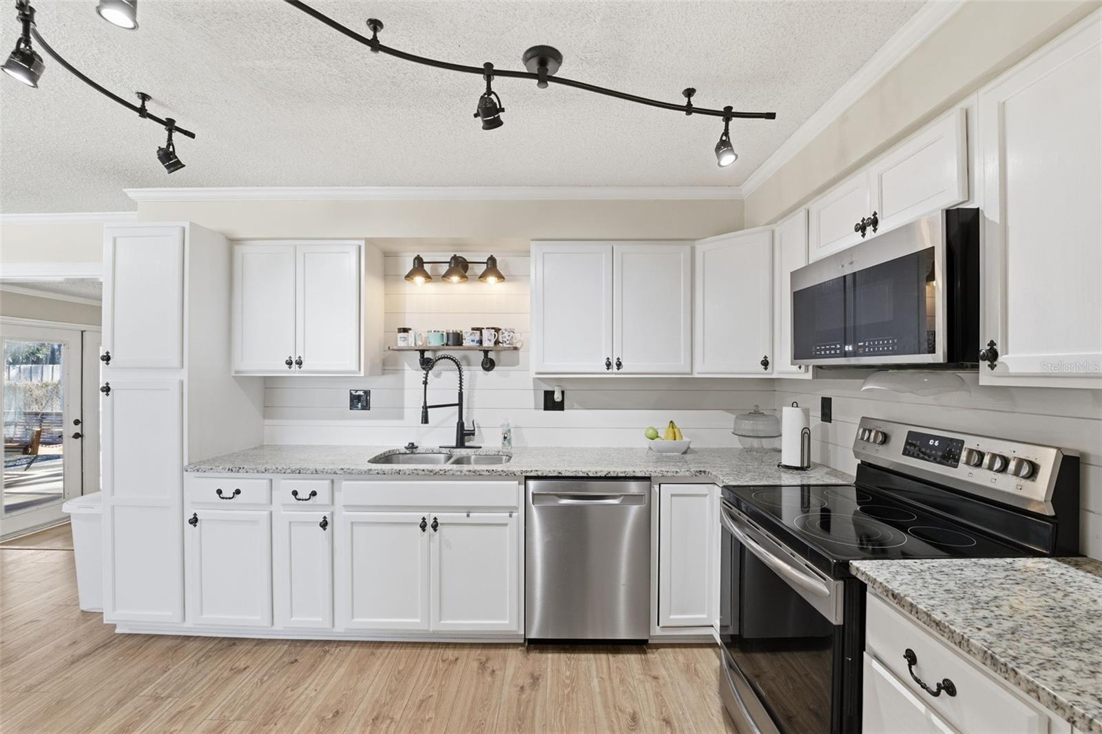 SPRING HILL - Residential