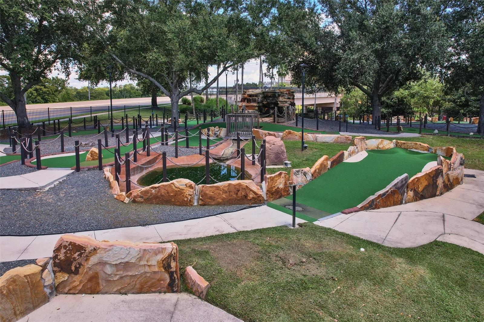 REUNION WEST - Residential