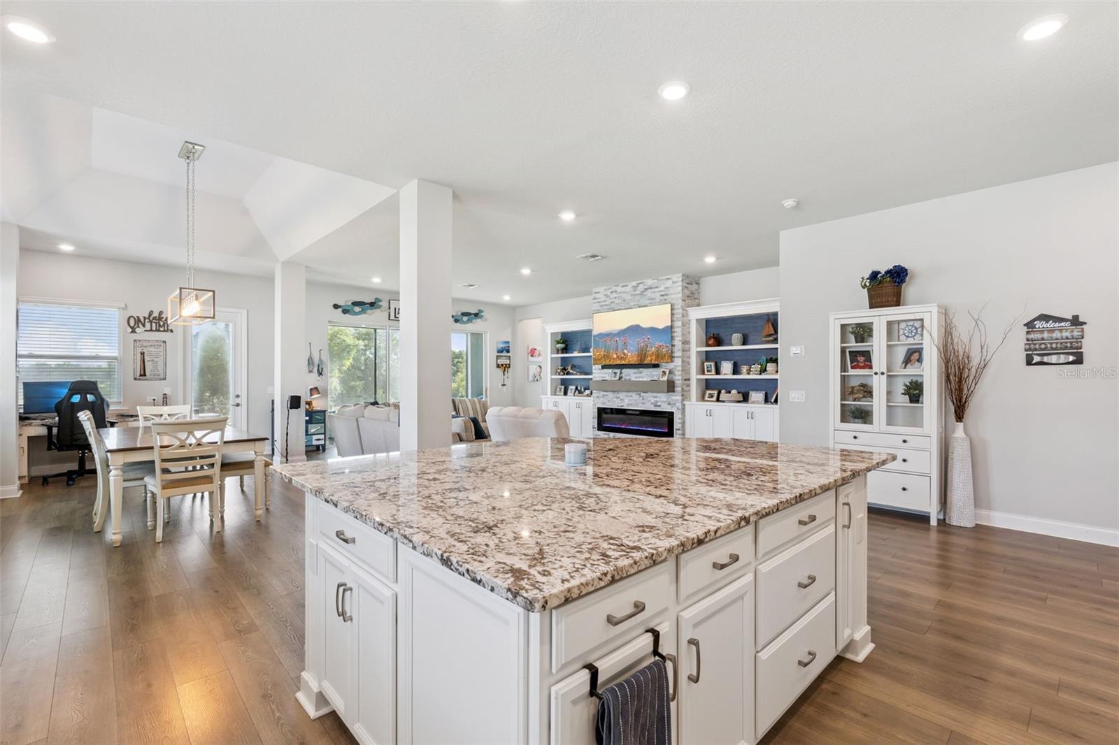 JOHNS LAKE LNDG PH 5 - Residential