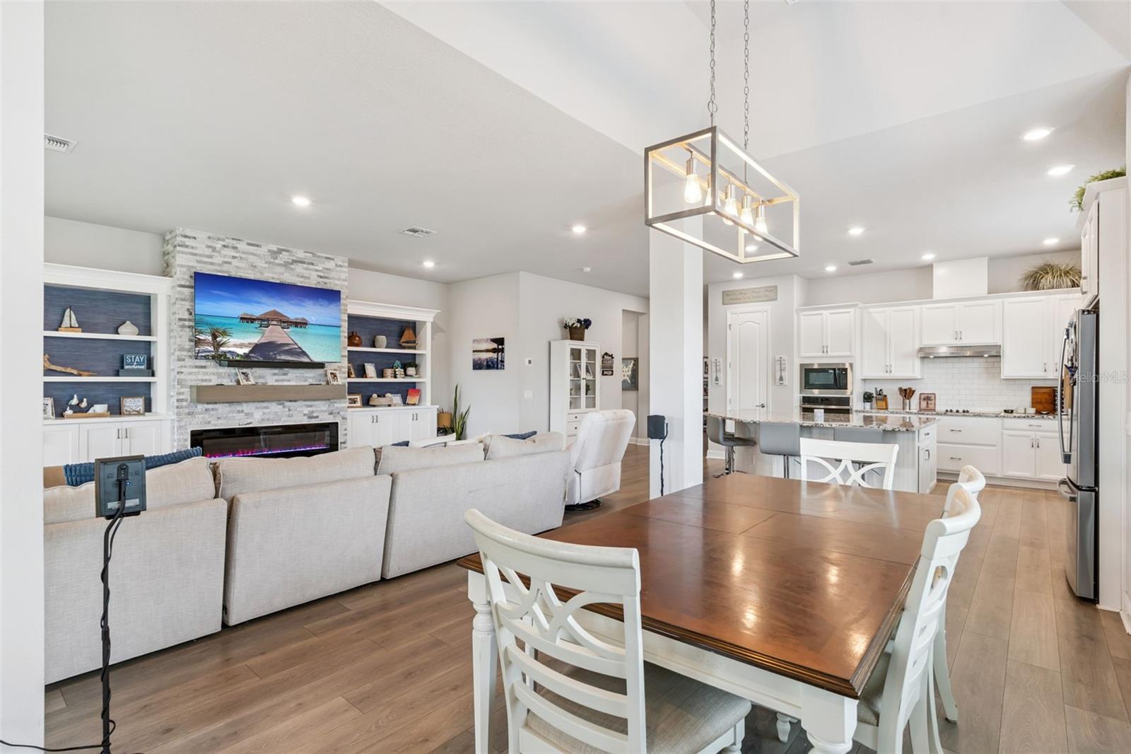 JOHNS LAKE LNDG PH 5 - Residential