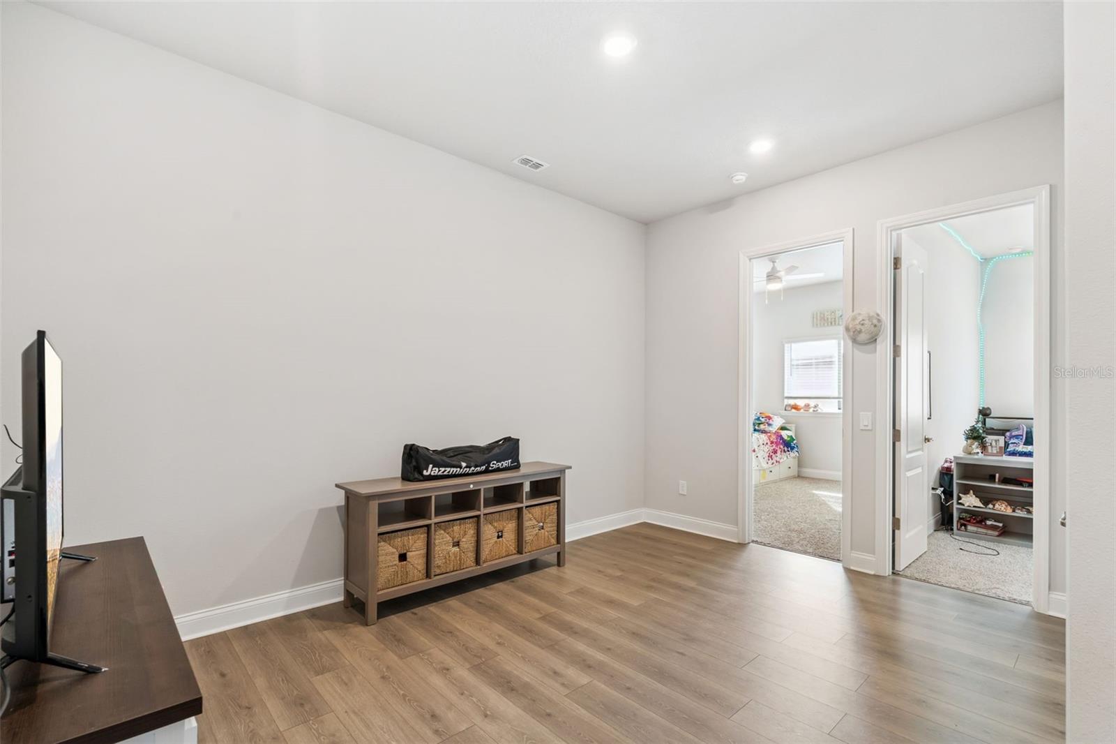 JOHNS LAKE LNDG PH 5 - Residential