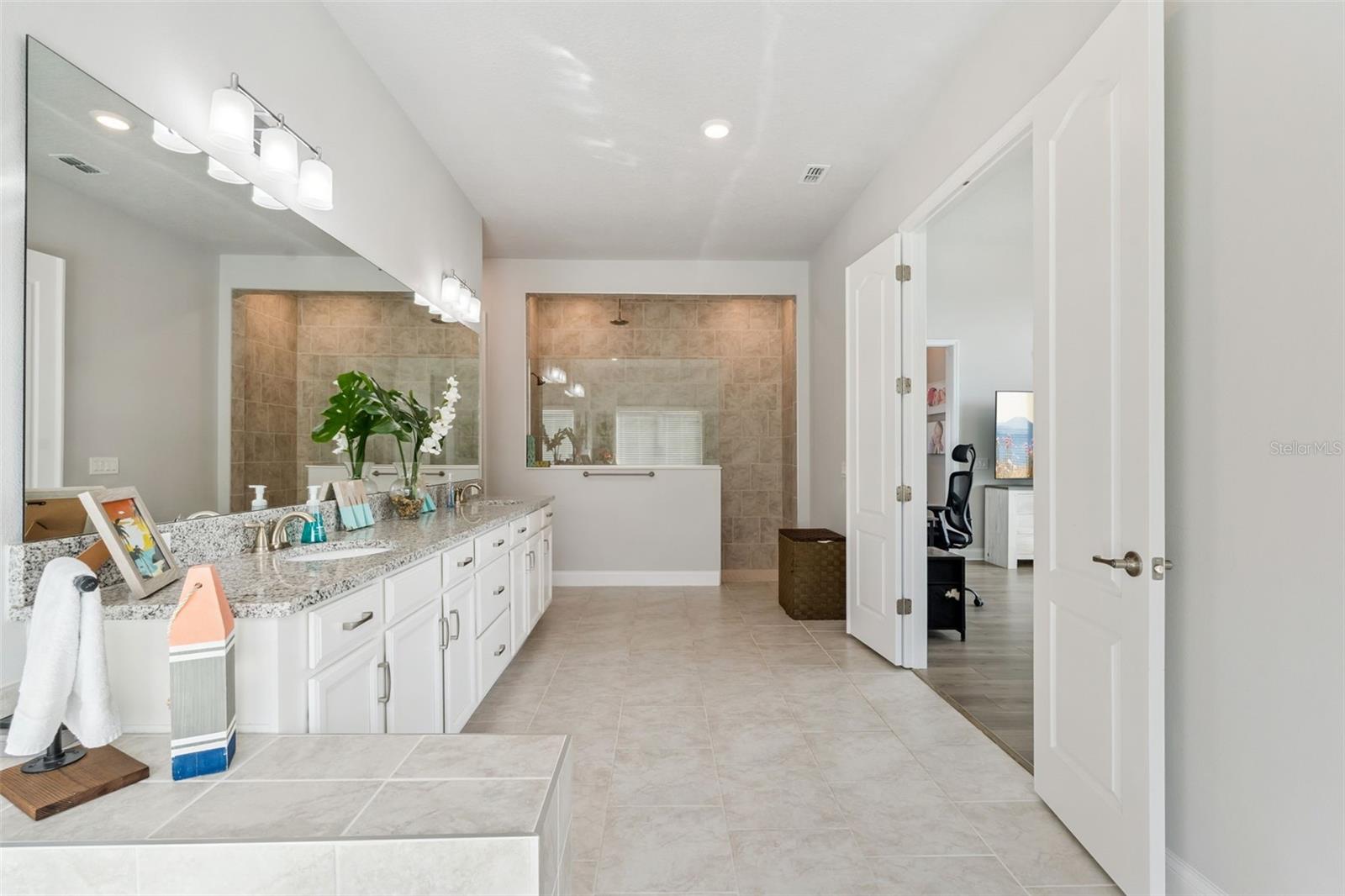 JOHNS LAKE LNDG PH 5 - Residential
