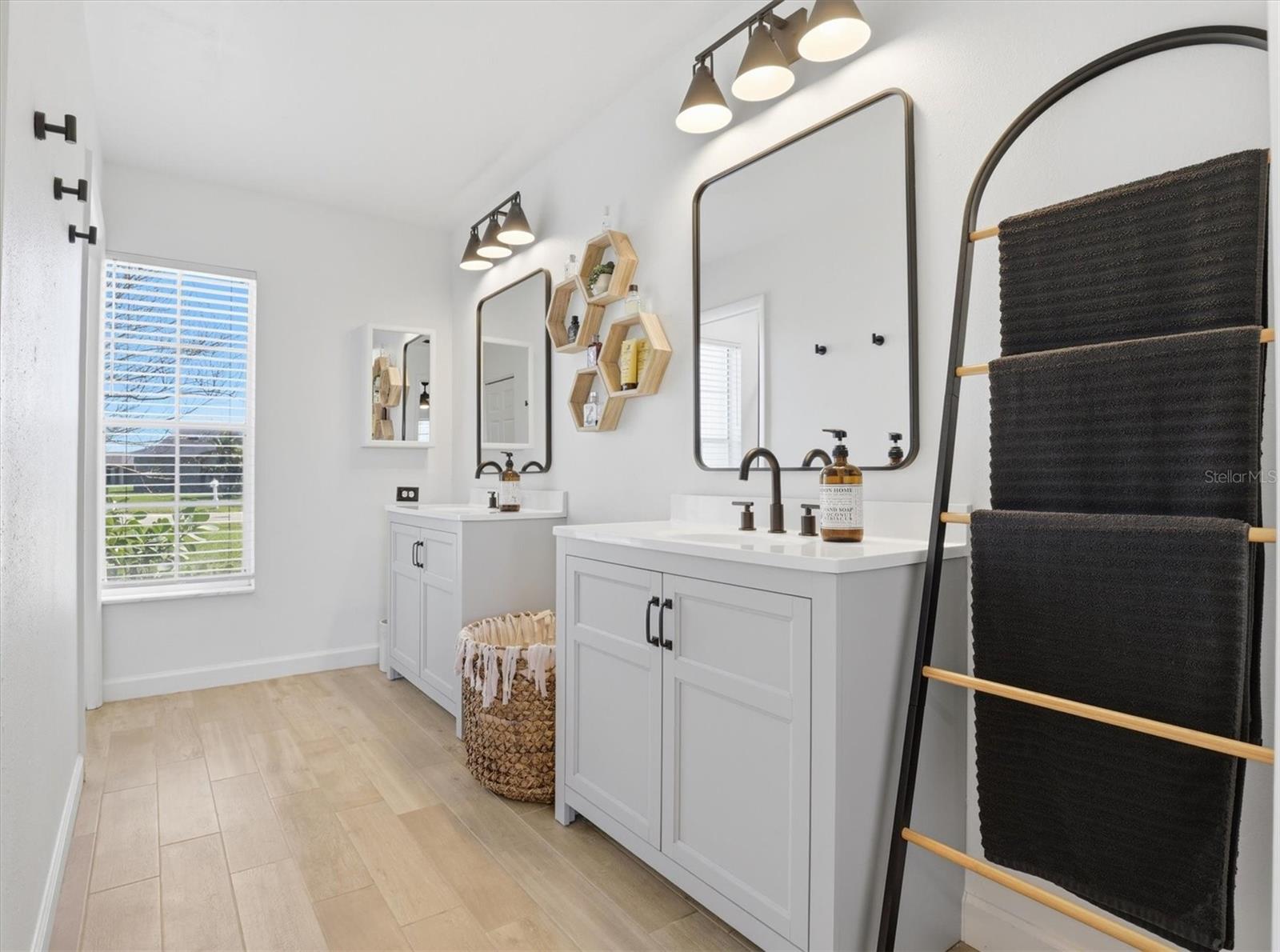 FAIRWAY SPGS - Residential