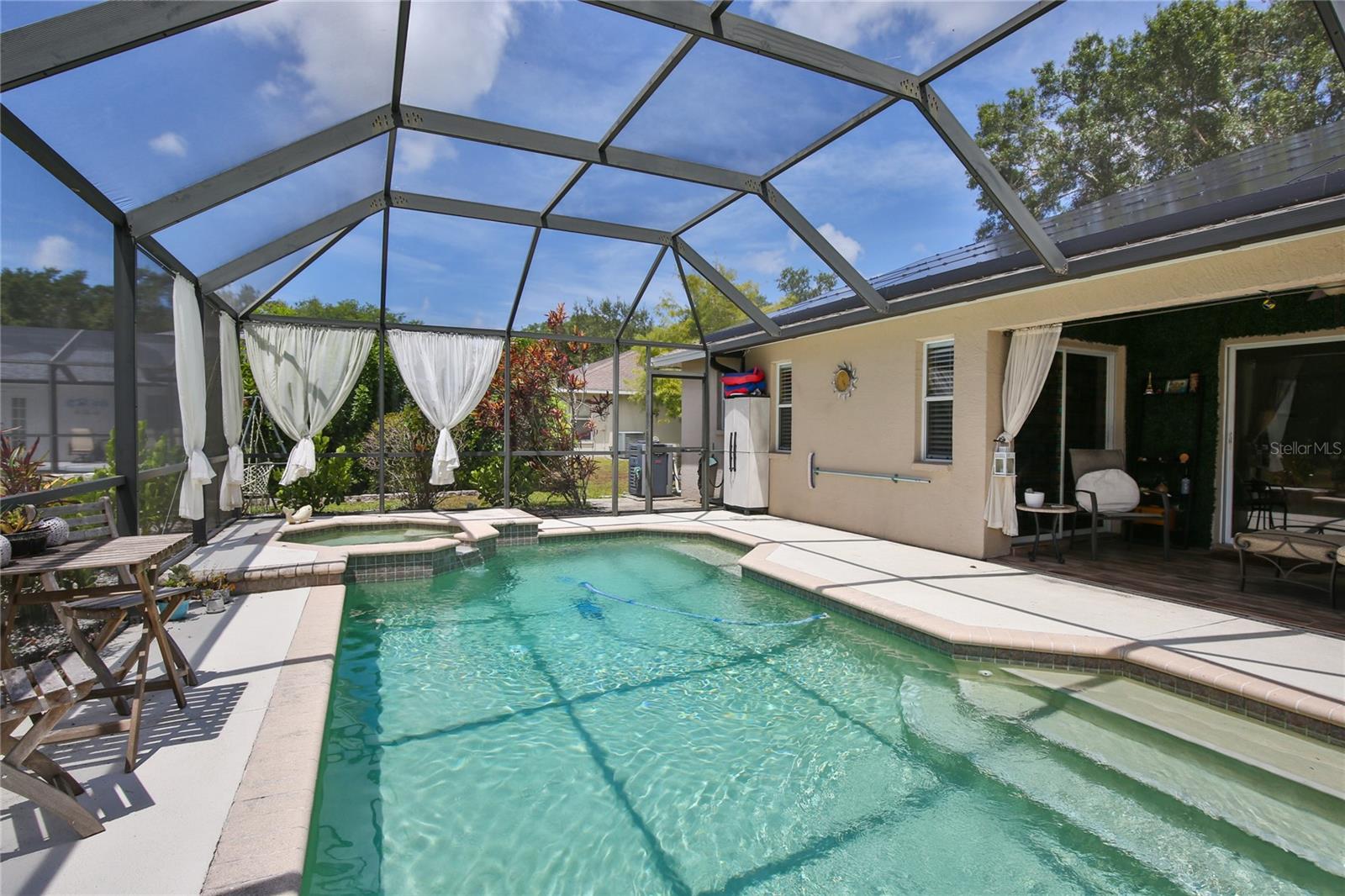 KENSINGTON OAKS - Residential