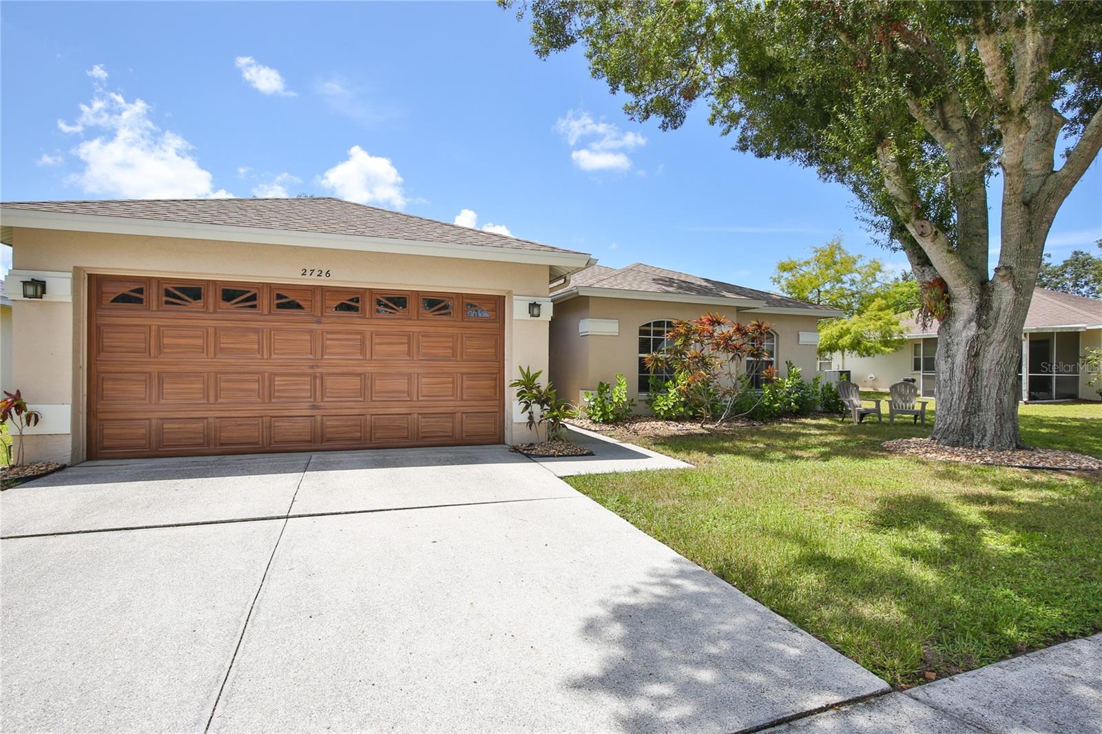 Welcome to 2726 Feiffer, a charming house located in the desirable Kensington Oaks neighborhood. This spacious 1714sqft property boasts an open concept living area, perfect for entertaining friends and family. With 3 bedrooms and 2 bathrooms, there is plenty of space for everyone to feel comfortable.
Step into the primary bedroom and discover a tranquil oasis complete with an en suite bathroom and a walk-in closet. The den can be easily transformed into a craft room or a home office, providing a dedicated space for remote work or study.
The eat-in kitchen features a convenient breakfast counter, ideal for quick meals on busy mornings. Enjoy the serene pond views while sipping your morning coffee or unwind after a long day in the pool and spa.
New roof 2022 and solar panels installed in 2023, ensuring energy efficiency and cost savings.
With custom painted front and garage doors, this property exudes curb appeal. Boasting one of the largest square foot floor plans in Kensington Oaks, there is ample space for all your needs.
Don't miss out on the opportunity to make this house your dream home. Schedule a showing today and experience all that 2726 Feiffer has to offer.