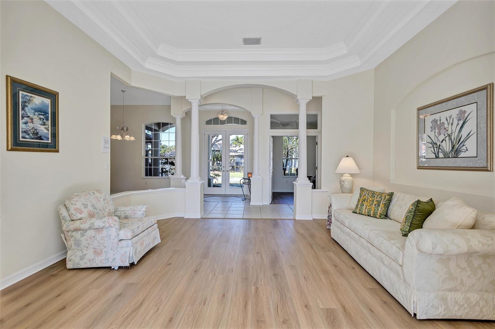 THREE OAKS - Residential