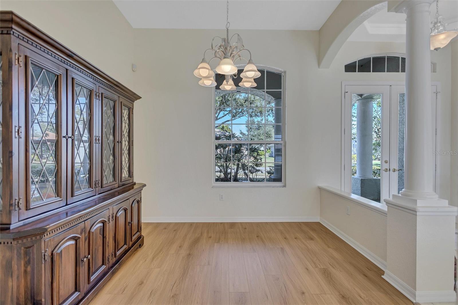 THREE OAKS - Residential