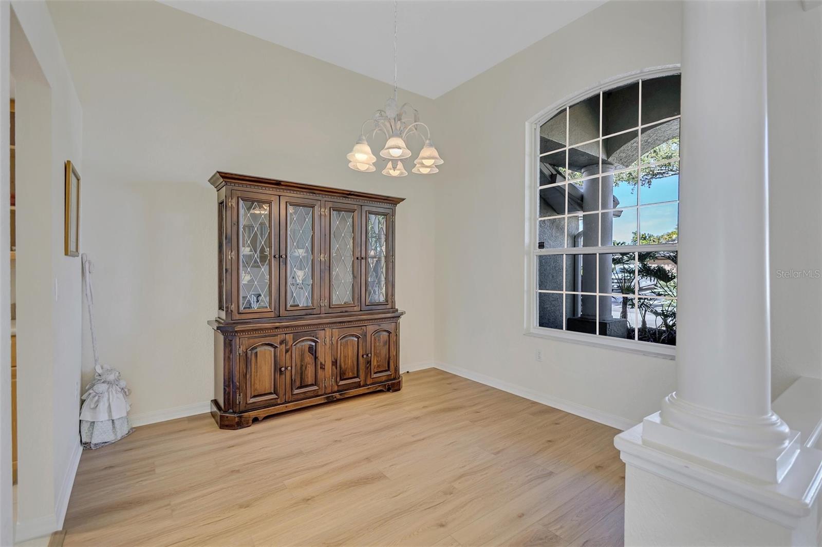 THREE OAKS - Residential