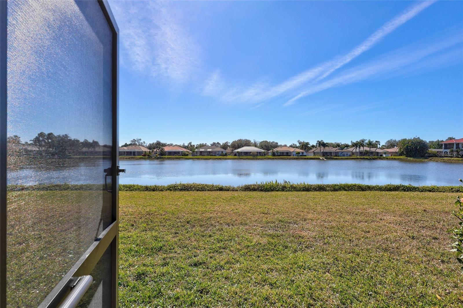 THREE OAKS - Residential