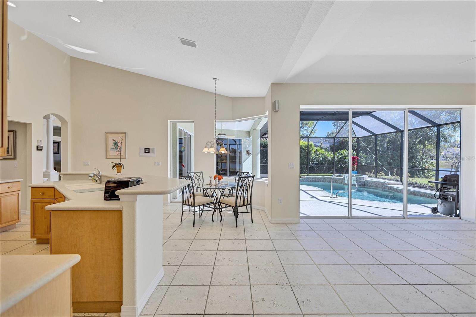 THREE OAKS - Residential