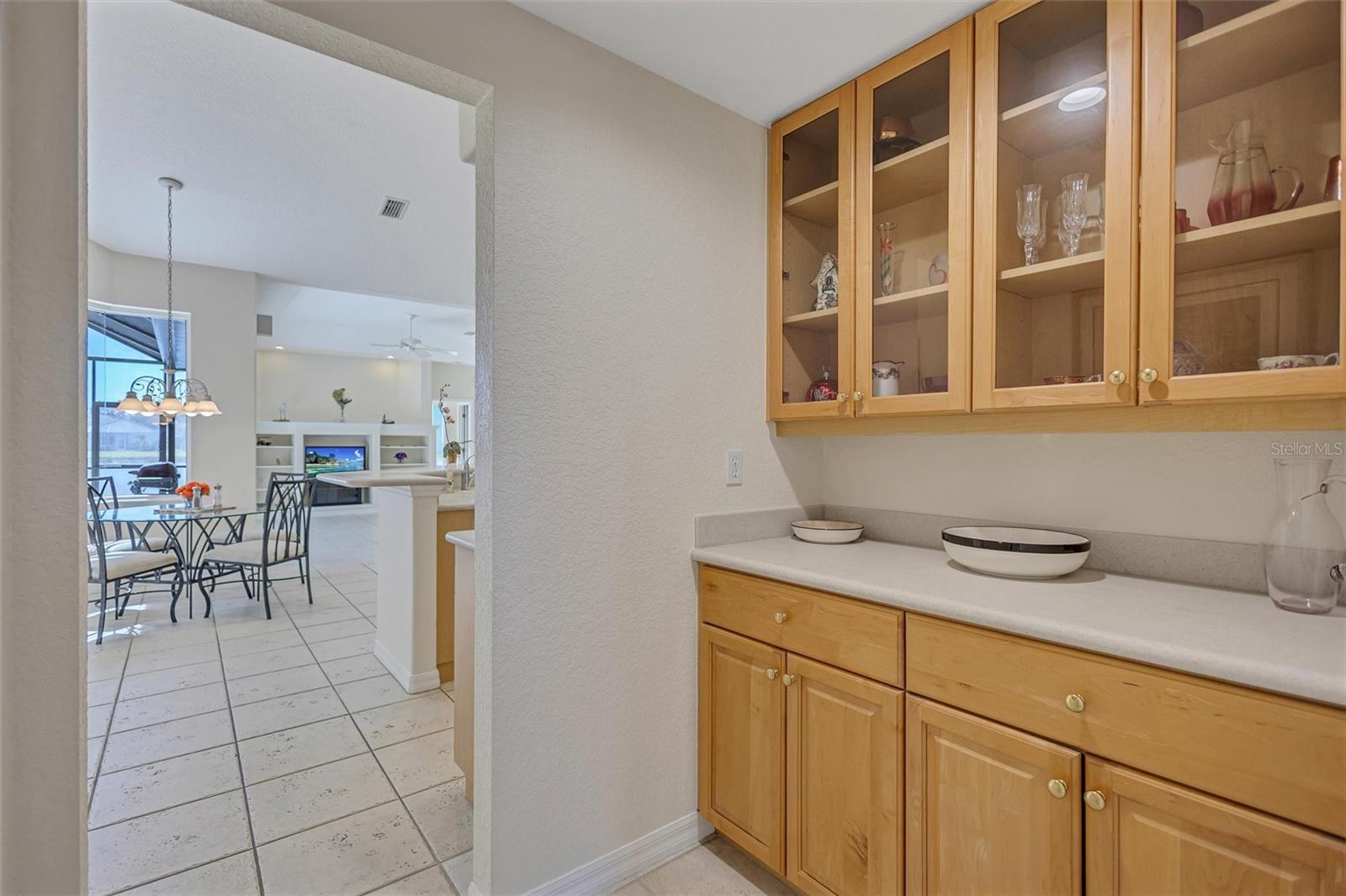 THREE OAKS - Residential