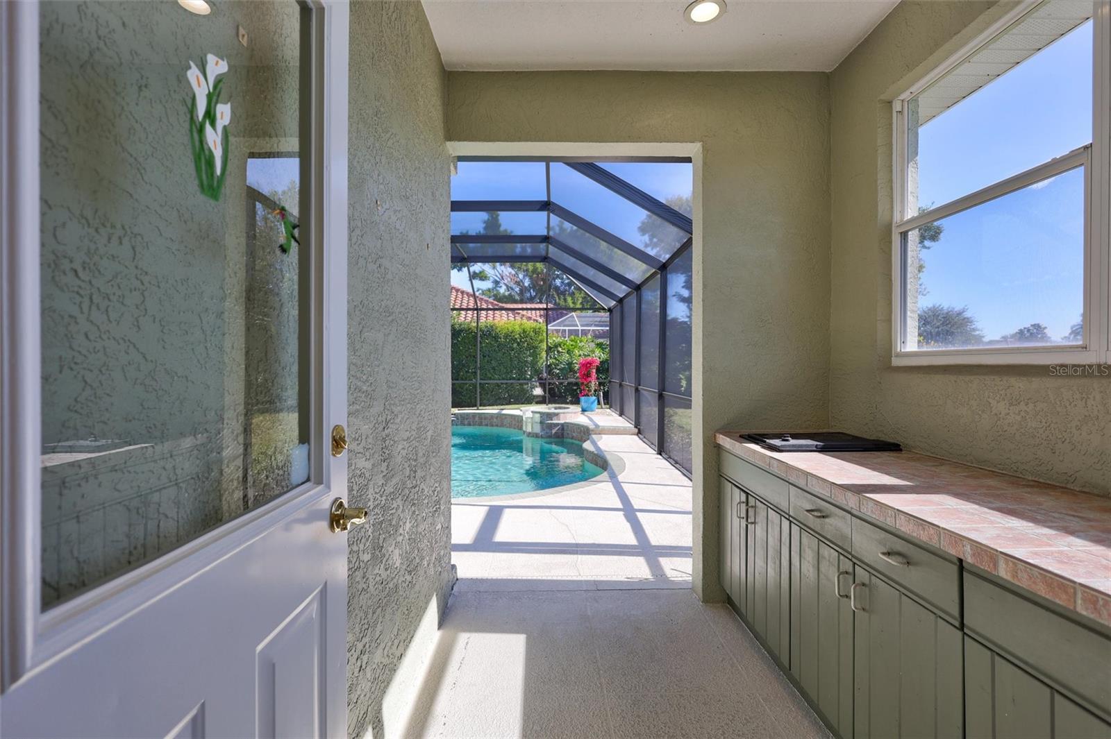 THREE OAKS - Residential